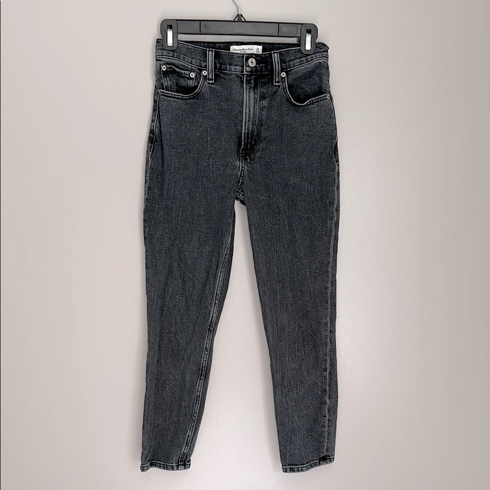 Abercrombie High Rise Mom Jean - Picture 2 of 7